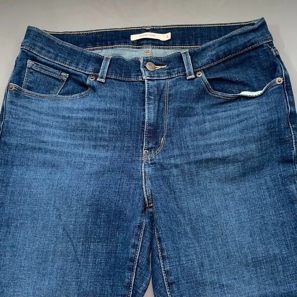 Levis Classic Capris Womens Size 8 W29 Blue Denim Cropped Pants Jeans - Picture 2 of 13